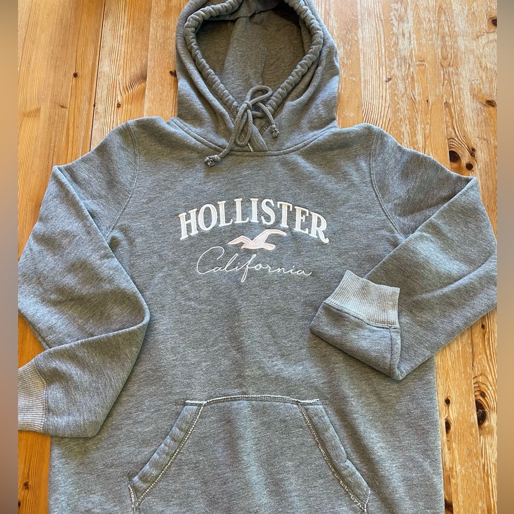 Women’s Hollister Sweatshirt Size M